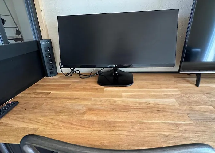 L Echappee A Deux, And Pyrenees View Lacroix-Falgarde